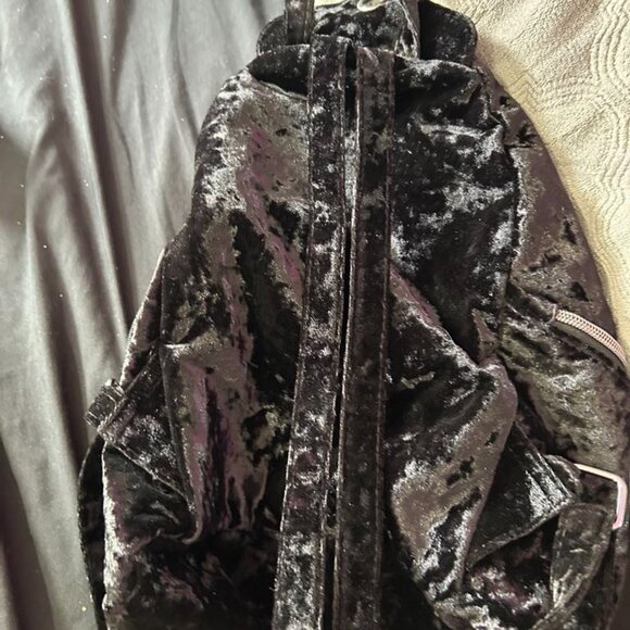 Black crushed velvet backpack - Picture 3 of 4